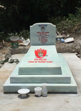 Mộ đá - 011