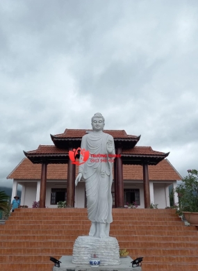 Tượng ngài thích ca khất thực