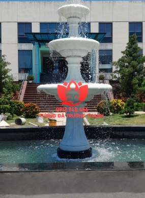 Điêu khắc đài nước bằng đá