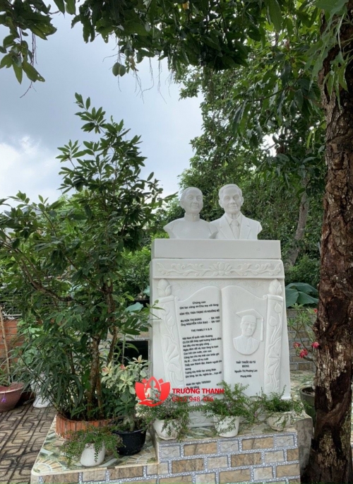 Chân Dung Bằng Đá - 0009