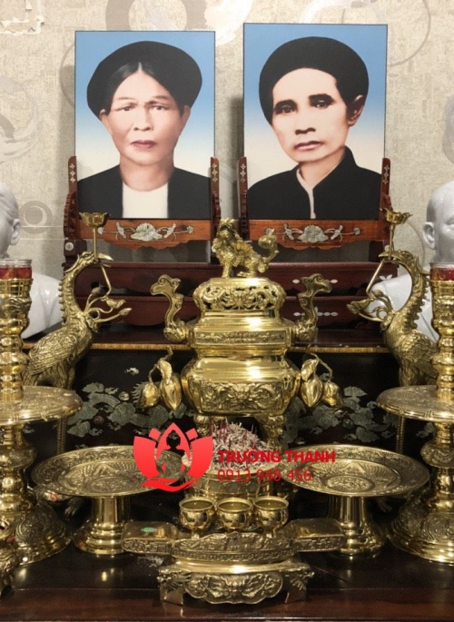 Chân Dung Bằng Đá - 0012