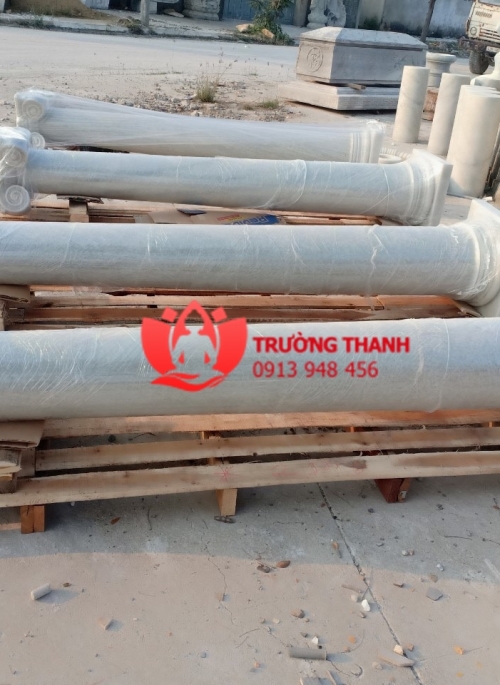 trụ đá