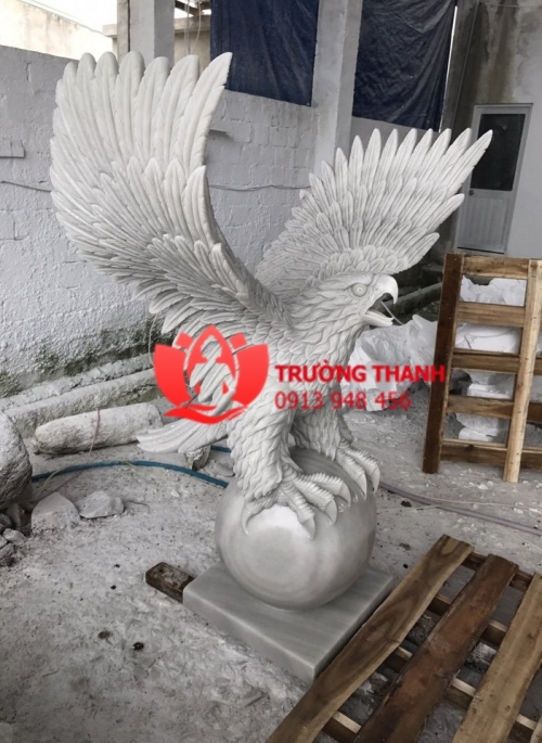 tượng đại bàng bằng đá