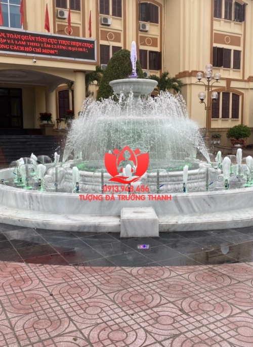 Đài nước bằng đá tự nhiên